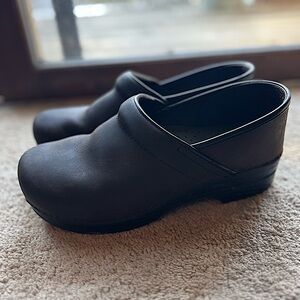 Dark Brown Men’s Dansko Clogs size 42